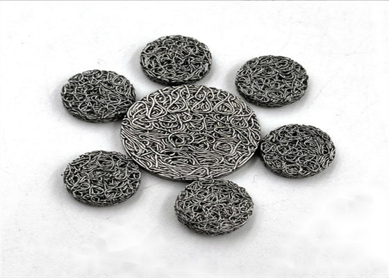 Rede de fios de malha de tricô comprimido versátil para várias aplicações de filtragem