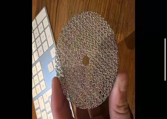 Filtro de malha de arame farpado industrial com buraco redondo de 2*2 mm e amostra